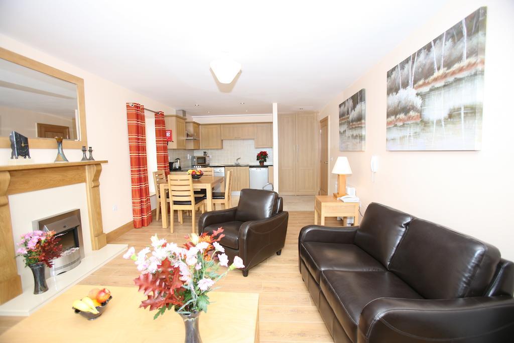 St Angela'S Lakeside Aparthotel Sala Слайго Номер фото